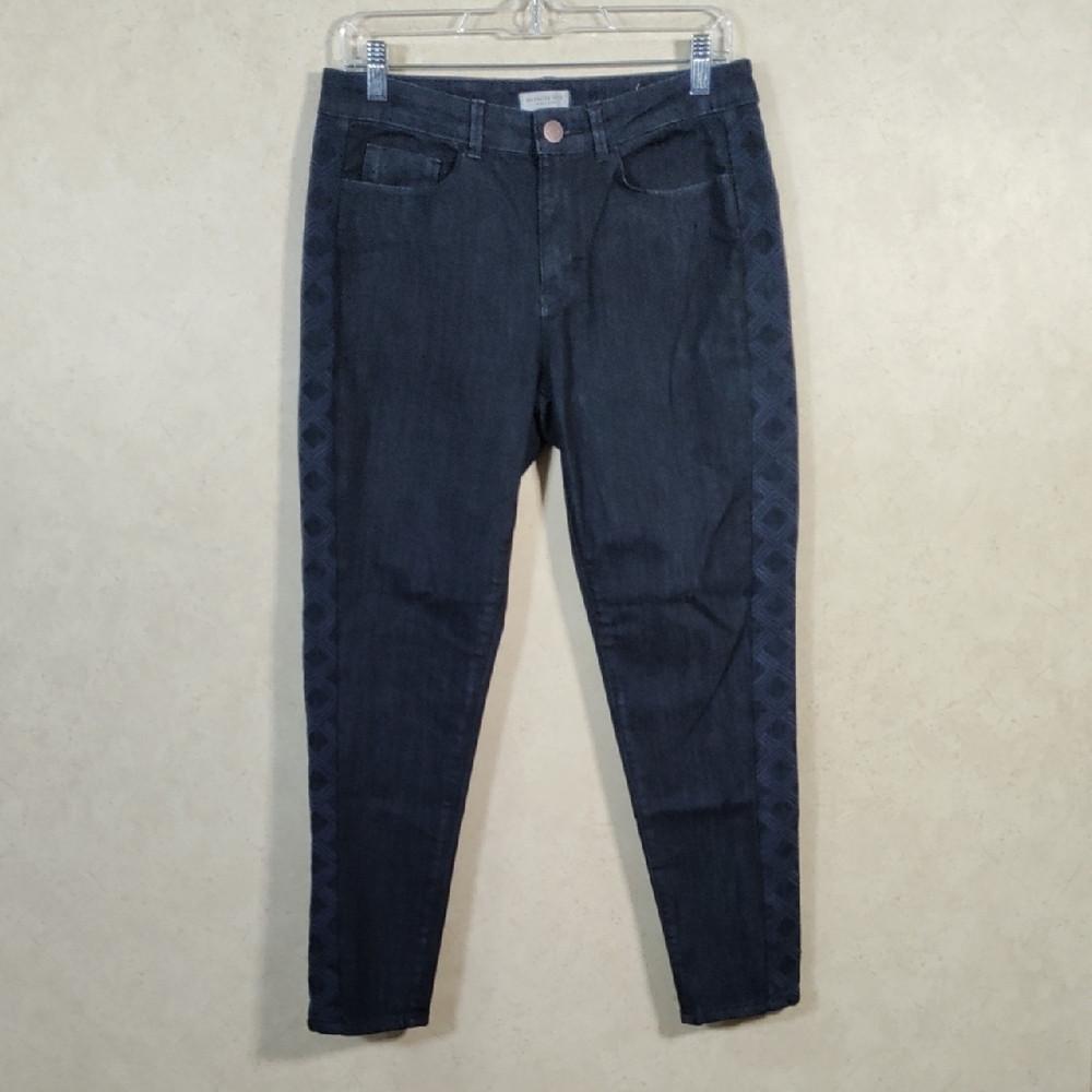 *H179 Coldwater Creek jeans w/diamond embroidery on sides 8 NEW FINAL PRICE